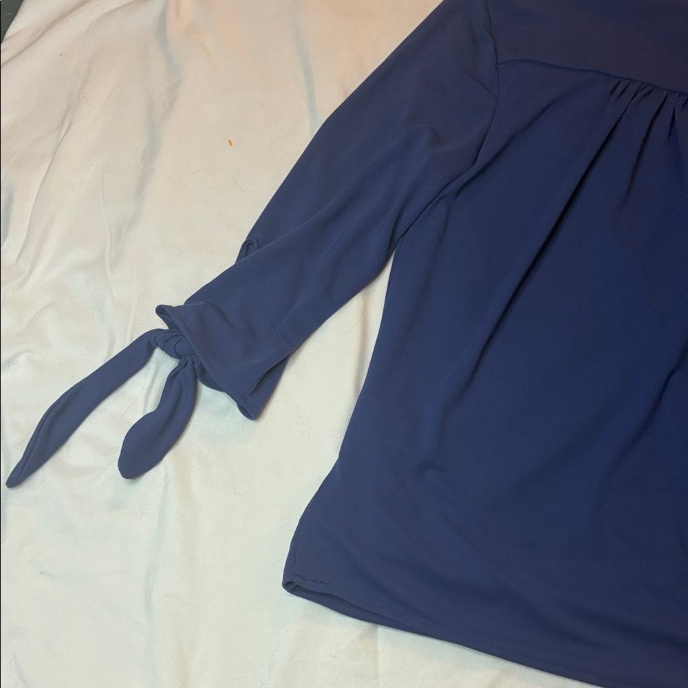 Banana Republic Woman’s Dark Blue V Neck Blouse Size XS - Picture 7 of 10